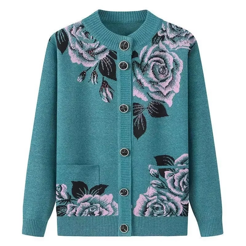 Winter Clothing Trends 2025 - Jesienno-zimowy damski sweter z dzianiny kurtka